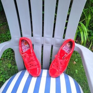 Red patent PUMAs size 7